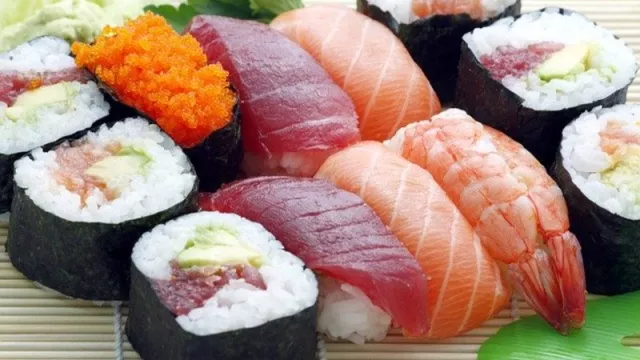 Hobi Makan Sashimi dan Sushi? Yuk, Perhatikan Dulu Dampaknya - GenPI.co