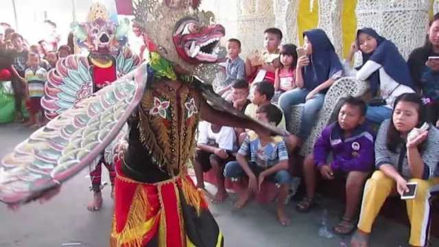 Mengenal Tari Pitik-Pitikan, Tradisi Banyuwangi untuk Tolak Bala - GenPI.co