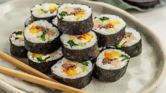 Kimbab Sushi Khas Korea, Resepnya Cocok Untuk Diet - GenPI.co