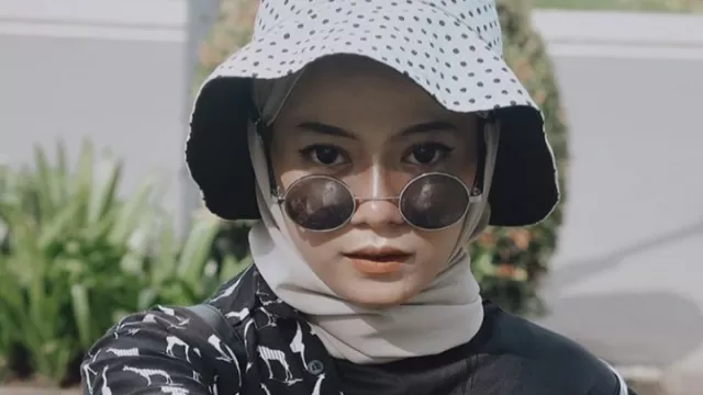 4 Topi yang Cocok Banget Dipadukan dengan Hijab - GenPI.co