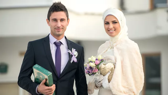 Menikahlah dengan Laki-Laki Saleh, Kamu Tidak Akan Rugi - GenPI.co