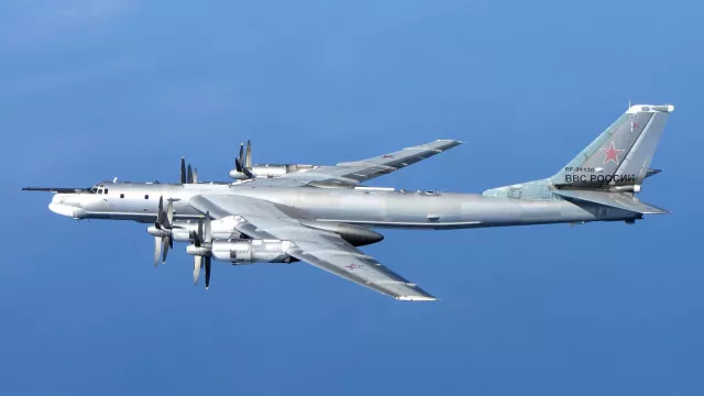 Jet Tempur Nuklir Amerika Dilawan Bomber Kiamat Rusia - GenPI.co