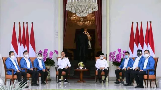 4 Fakta Menarik Jaket yang Dikenakan 6 Menteri Baru Jokowi - GenPI.co