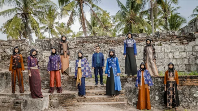 Elegannya Kain Tenun Nusantara Rancangan Wignyo Rahadi - GenPI.co