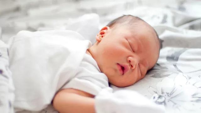 Inspirasi Nama Bayi Memiliki Makna Pembawa Keberuntungan - GenPI.co
