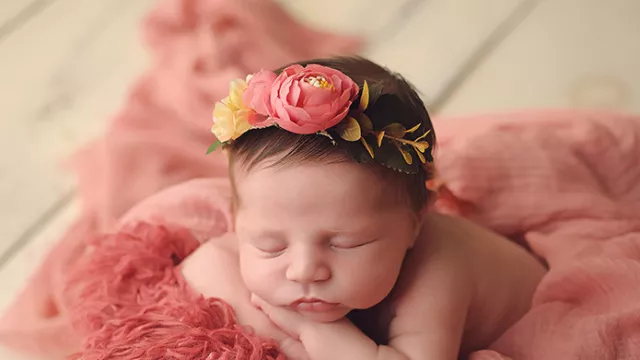 Nama Bayi Perempuan yang Artinya Bunga Indah dari Berbagai Bahasa - GenPI.co