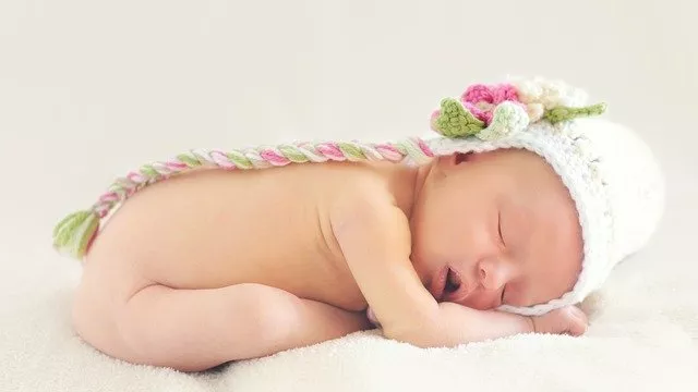 Inspirasi Nama Bayi Perempuan Bermakna Ratu, Cantik Banget - GenPI.co