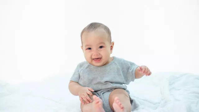 10 Inspirasi Nama Bayi Laki-laki dengan Makna Kesatria - GenPI.co