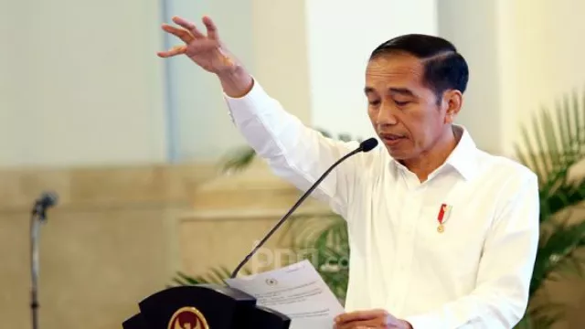 Vaksinasi Tahap Pertama, Jokowi Dikejar Deadline - GenPI.co