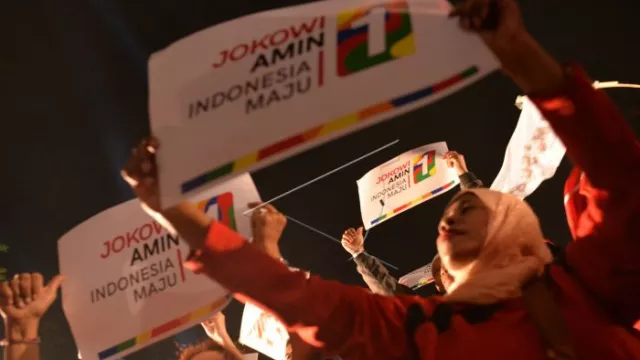 Kritik Relawan Jokowi-Ma'ruf, Refly Harun Dibungkam Pakar - GenPI.co