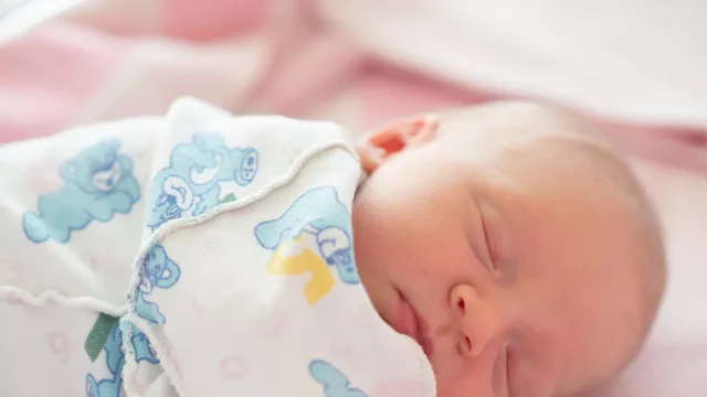 Bunda Tak Perlu Begadang, 4 Tips Bayi Cepat Tidur di Malam Hari - GenPI.co