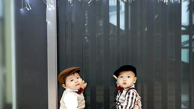 Inspirasi Nama Bayi Kembar Laki-laki, Maknanya Bagus Banget - GenPI.co