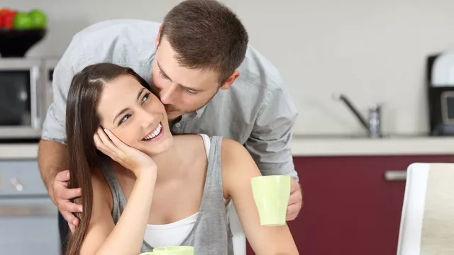 Suami Curiga Istri Memiliki Selingkuhan? Kenali Tanda-tandanya - GenPI.co
