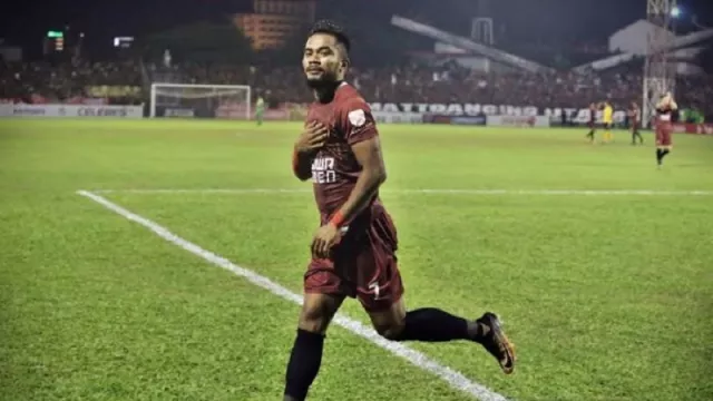 PSM Makassar Libas Persib 2-0 Babak Pertama - GenPI.co