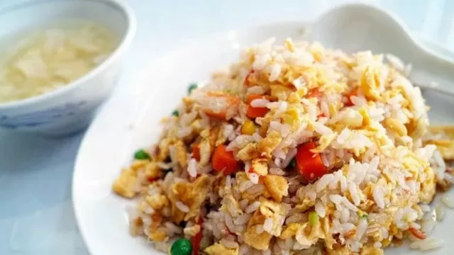 Tips Memasak Nasi Goreng Seperti di Restoran - GenPI.co JABAR