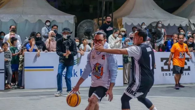Tanding Basket 3X3, Denny Sumargo Kalahkan Bima Arya - GenPI.co JABAR