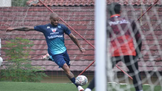 Ikut Latihan Perdana, David da Silva Unjuk Gigi di Game Internal - GenPI.co JABAR