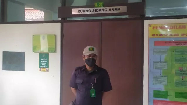 Lakukan Asusila ke 13 Santriwati, Herry Wirawan Akui Perbuatannya - GenPI.co JABAR Lakukan Asusila ke 13 Santriwati, Herry Wirawan Akui Perbuatannya - GenPI.co JABAR