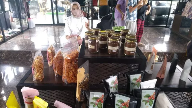 Pemangkasan Biaya Sertifikat Halal Bantu UKM di Garut Lebih Maju - GenPI.co JABAR