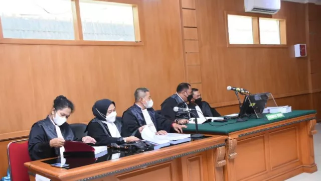 Kekeh! Jaksa Tetap Tuntut Herry Wirawan Hukuman Mati - GenPI.co JABAR