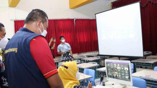 Plt Wali Kota Bekasi: Pembelajaran Jarak Jauh Sangat Efektif - GenPI.co JABAR