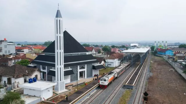 Jadwal dan Harga Tiket Kereta Api Bandung - Semarang Terbaru 2022 - GenPI.co JABAR