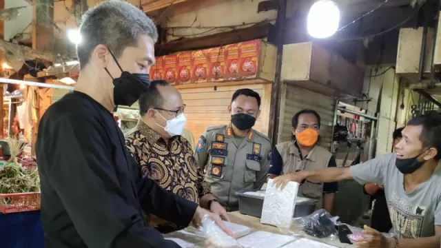 Wawali dan Ketua DPRD Kota Bogor Sidak ke Pasar, Ini yang Didapat - GenPI.co JABAR