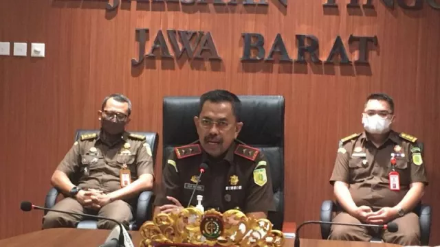 Kajati Jabar Beri Pesan Penting untuk Masyarakat, Begini Bunyinya - GenPI.co JABAR Kajati Jabar Beri Pesan Penting untuk Masyarakat, Begini Bunyinya - GenPI.co JABAR