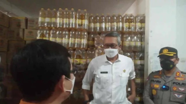 Mak-Mak Pasti Kecewa, Operasi Pasar Murah Minyak Goreng Batal - GenPI.co JABAR
