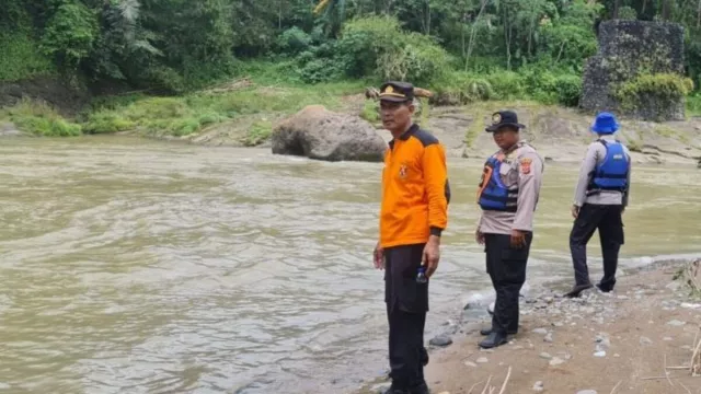 Pemancing Di Cianjur Terbawa Arus Sungai, Nasibnya Tanda Tanya - GenPI.co JABAR