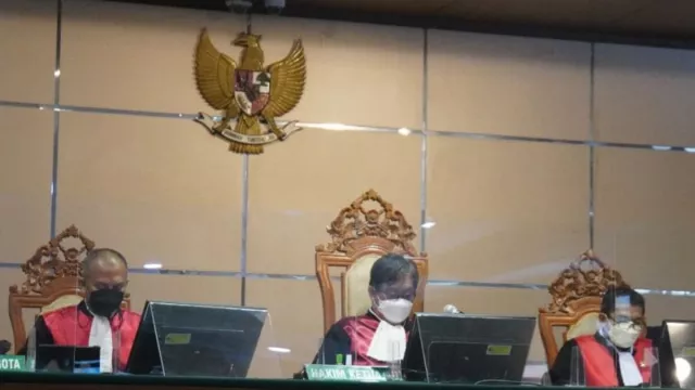 Mantan Manajer PT Posfin didakwa Korupsi, Jumlahnya Wow Banget - GenPI.co JABAR