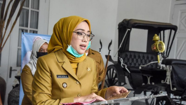 Mengejutkan! Bupati Purwakarta Gugat Cerai Dedi Mulyadi - GenPI.co JABAR Mengejutkan! Bupati Purwakarta Gugat Cerai Dedi Mulyadi - GenPI.co JABAR
