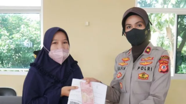 Polres Cianjur Beri Uang Tunai Sebesar Rp600 Ribu untuk BTPKLWN - GenPI.co JABAR