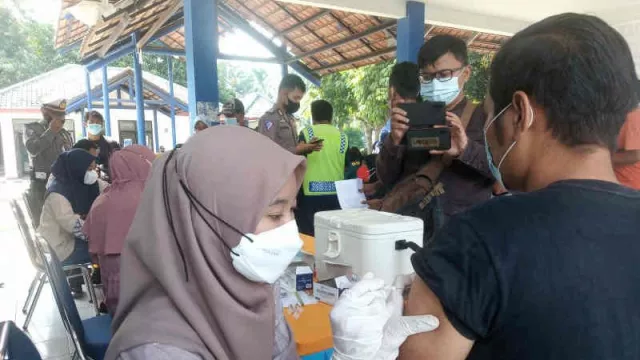 Vaksinasi di Kota Cirebon Dahsyat, Strateginya Nggak Main-main - GenPI.co JABAR