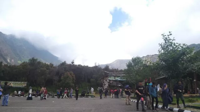 TWA Gunung Papandayan Diserbu Wisatawan yang Berlibur Lebaran - GenPI.co JABAR