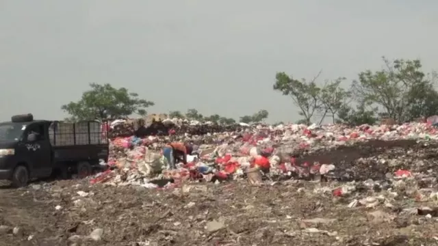 Warga Pebayuran Bekasi Minta TPS Ilegal ditutup - GenPI.co JABAR