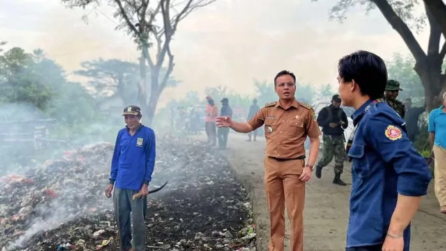 TPS Liar di Desa Sindangjaya Ditutup Pemkab Bekasi - GenPI.co JABAR