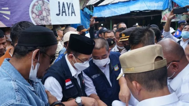 Kondisi Memprihatinkan, Pedagang di Pasar Cikararang direlokasi - GenPI.co JABAR