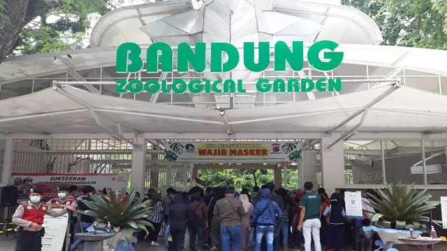 Aturan Vaksin Booster Diprotes Pengelola Wisata di Bandung - GenPI.co JABAR Aturan Vaksin Booster Diprotes Pengelola Wisata di Bandung - GenPI.co JABAR