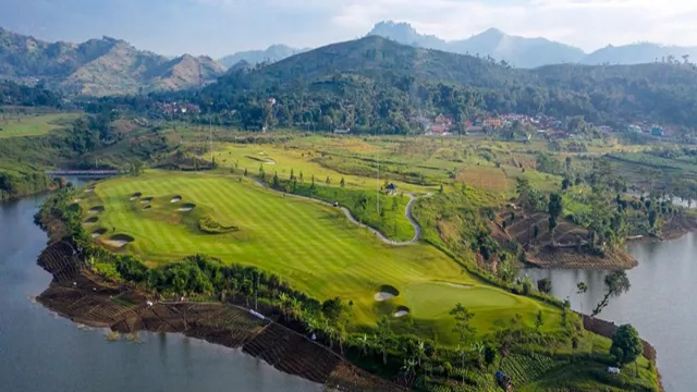 5 Rekomendasi Lapangan Golf Di Jawa Barat dengan Pemandangan Indah - GenPI.co JABAR