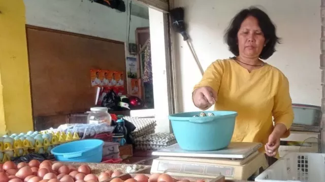 Kencangkan Ikat Pinggang, Harga Telur Ayam di Cianjur Naik Signifikan - GenPI.co JABAR