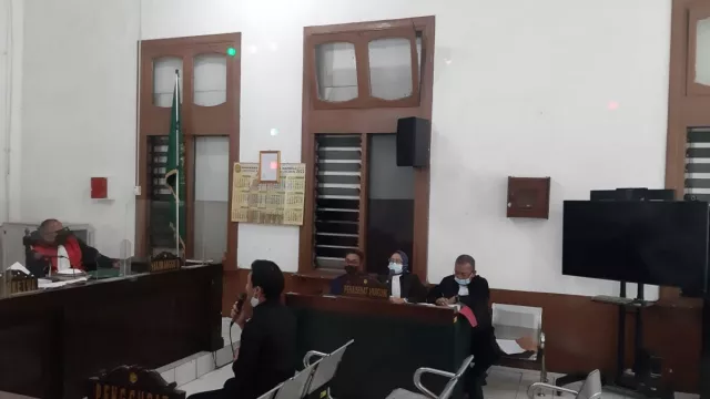 Hadir di Sidang Teddy Pardiyana, Rizky Febian Blak-blakan Bongkar Semuanya - GenPI.co JABAR