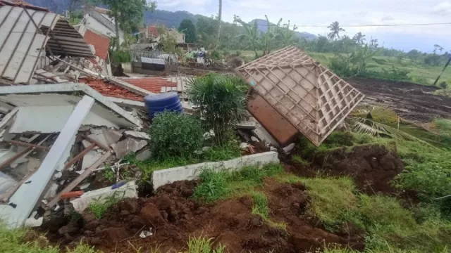 Peta Potensi Gempa Cianjur Terbaru, 12 Desa Masuk Zona Terlarang - GenPI.co JABAR