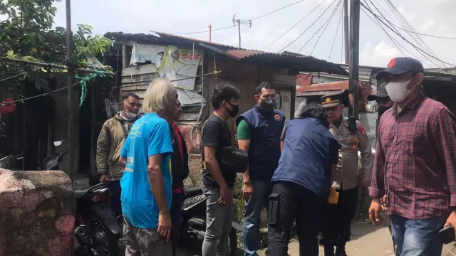 Rumah di Bandung Digerebek Densus 88, 2 Orang Diamankan - GenPI.co JABAR