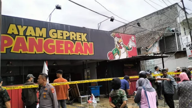 Kebakaran Restoran Ayam Geprek di Bandung, 3 Orang Terluka - GenPI.co JABAR