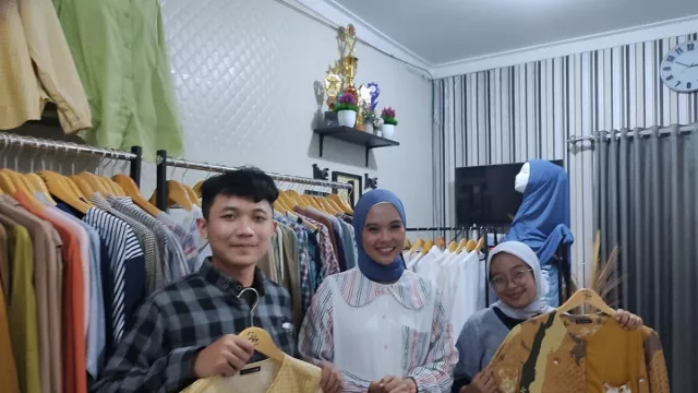 Jeli Lihat Peluang, Eva Raup Omset Puluhan Juta dari Bisnis Fesyen - GenPI.co JABAR