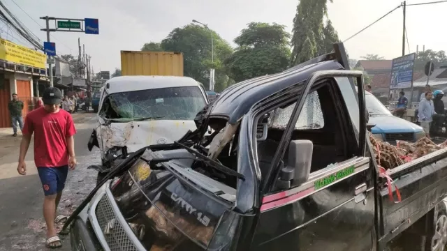 Melarikan Diri Usai Kecelakaan Beruntun di Depok, Polisi Buru Pengemudi Mobilio - GenPI.co JABAR
