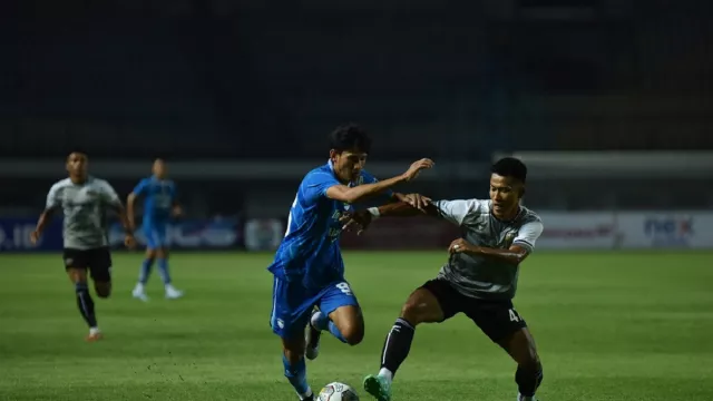 Persib Menang Atas Dewa United, Luis Milla Belum Puas - GenPI.co JABAR