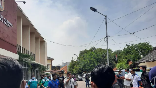 Pemkot Semarang Usul UMK 2022 Naik 0,89%, Serikat Pekerja 17% - GenPI.co JATENG