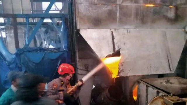 Pabrik Dua Kelinci di Pati Terbakar, Lalap Gudang Produksi - GenPI.co JATENG